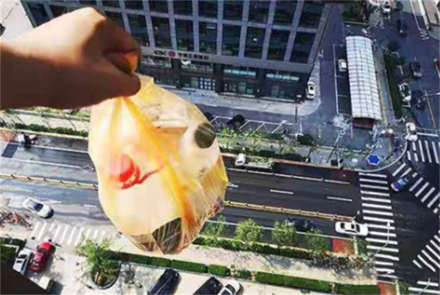 以案释法:高空抛物该承担哪些法律责任? 以案释法:高空抛物该承担哪些法律责任?